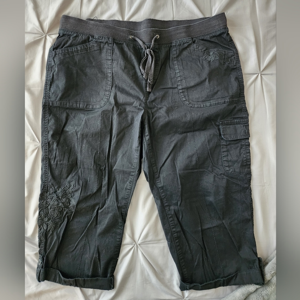 Terra & Sky | Women's Cargo | Capri Pants | Black | 1X / 16W-18W
